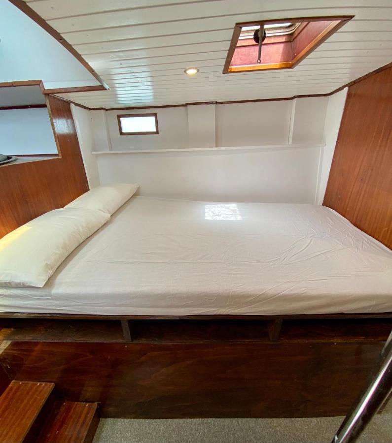 Fantastico Velero En Barcelona Sant Adria de Besos Exterior photo